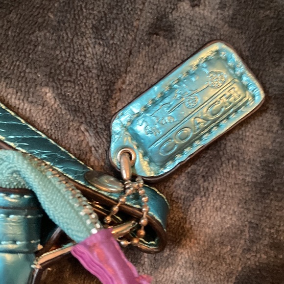 Coach Poppy small handbag  with iridescent turquoise leather trim & handle EUC - Picture 3 of 8